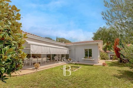 villa de plain pied à vendre au MOULLEAU