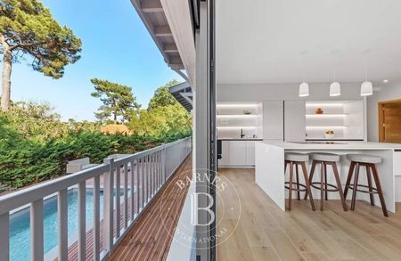 A VENDRE VILLA AVEC PISCINE JARDIN GARAGE ABATILLES ARCACHON