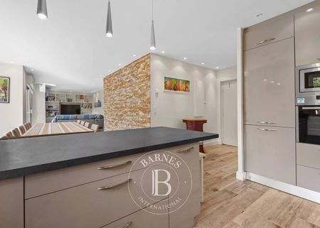 APPARTEMENT ENTIÈREMENT RÉNOVÉ A VENDRE DERNIER ÉTAGE ARCACHON