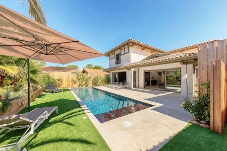 SOMPTUEUSE VILLA D’ARCHITECTE DANS LE TRÈS RECHERCHÉ QUARTIER DE LA VILLE D’HIVER / ABATILLES