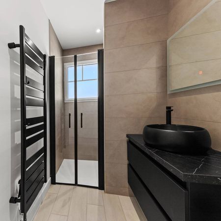 SOMPTUEUSE VILLA D’ARCHITECTE DANS LE TRÈS RECHERCHÉ QUARTIER DE LA VILLE D’HIVER / ABATILLES