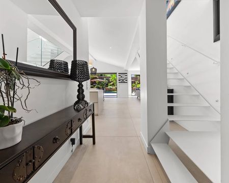 SOMPTUEUSE VILLA D’ARCHITECTE DANS LE TRÈS RECHERCHÉ QUARTIER DE LA VILLE D’HIVER / ABATILLES