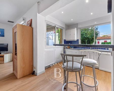 A VENDRE MAISON DE VILLE EN PLEIN CENTRE D'ARCACHON