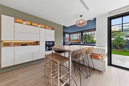 MAGNIFIQUE VILLA D’ARCHITECTE DANS UN QUARTIER RECHERCHÉ D’ARCACHON