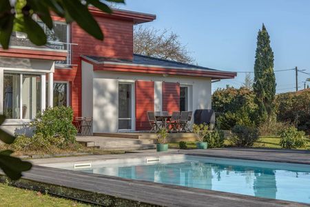 MAGNIFIQUE VILLA D’ARCHITECTE AVEC PISCINE À ANDERNOS