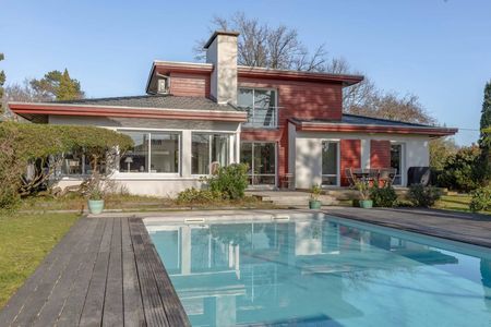 MAGNIFIQUE VILLA D’ARCHITECTE AVEC PISCINE À ANDERNOS