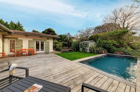 VILLA DE 4 CHAMBRES 4 SALLES D'EAU A VENDRE PYLA SUR MER