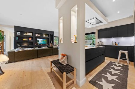 VILLA CONTEMPORAINE AVEC VUE SUR LA FORÊT À ARCACHON
