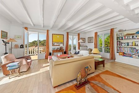 PROPRIÉTÉ FAMILIALE D’EXCEPTION EN VENTE AVEC VUE PANORAMIQUE SUR LE BASSIN D'ARCACHON, AU PYLA-SUR-MER