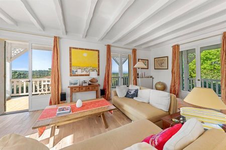 PROPRIÉTÉ FAMILIALE D’EXCEPTION EN VENTE AVEC VUE PANORAMIQUE SUR LE BASSIN D'ARCACHON, AU PYLA-SUR-MER