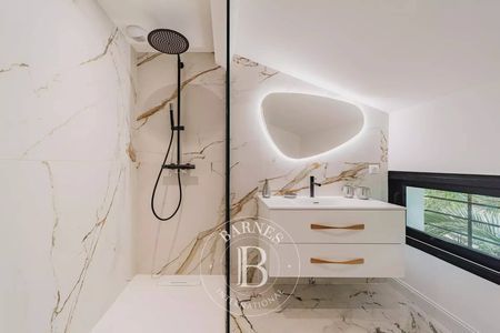 EXCLUSIVITÉ - MAGNIFIQUE VILLA RÉNOVÉE, 8 PIÈCES ET PISCINE AU PYLA-SUR-MER