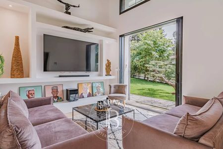 EXCLUSIVITÉ - MAGNIFIQUE VILLA RÉNOVÉE, 8 PIÈCES ET PISCINE AU PYLA-SUR-MER