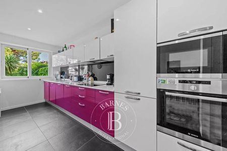 SUPERBE APPARTEMENT DE  3 PIÈCES EN FRONT DE MER ARCACHON