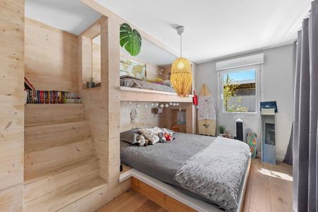 VILLA DE STYLE FERRET CAPIEN EN PLEIN CENTRE DE LA TESTE-DE-BUCH