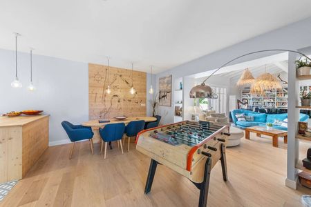 VILLA DE STYLE FERRET CAPIEN EN PLEIN CENTRE DE LA TESTE-DE-BUCH