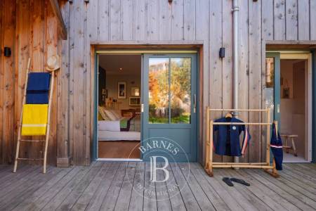 VILLA EN BOIS AVEC PISCINE DANS LE QUARTIER DU MIMBEAU AU CAP FERRET