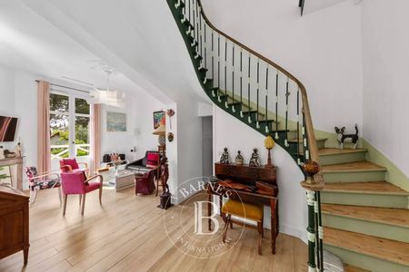 VILLA ARCACHONNAISE PARFAITEMENT RÉNOVEE A VENDRE VILLE D'HIVER ARCACHON