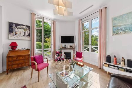 LUXUEUSE ARCACHONNAISE A VENDRE EN VILLE D'HIVER ARCACHON