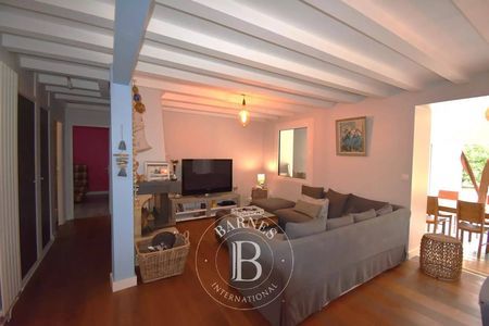 BELLE VILLA FAMILIALE, ENTIÈREMENT RÉNOVÉE, À CLAOUEY