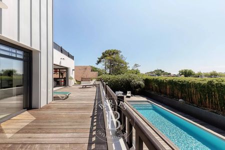 VILLA À VENDRE AVEC PISCINE ARCACHON
