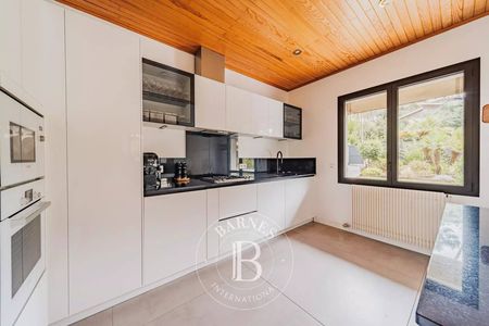 VILLA ENTIÈREMENT RENOVEE A VENDRE SUR LE PYLA