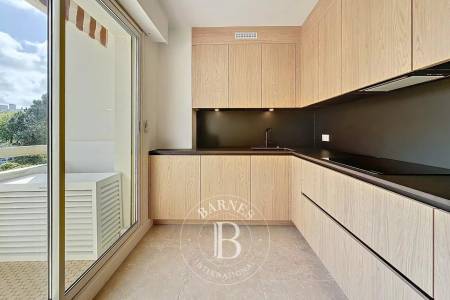 APPARTEMENT AVEC CUISINE INDÉPENDANTE 3 CHAMBRES TERRASSE A VENDRE CENTRE ARCACHON