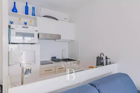APPARTEMENT A VENDRE FACE AU BASSIN LE MOULLEAI
