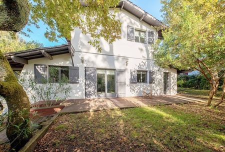 VILLA DE CHARME SITUÉE AU MOULLEAU, PYLA-SUR-MER