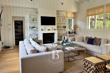 VILLA BOIS DE CHARME TOUT CONFORT A VENDRE PIRAILLAN CAP FERRET