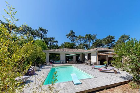 BELLE VILLA AVEC PLAIN PIED A VENDRE SECTEUR CORNICHE PYLA SUR MER